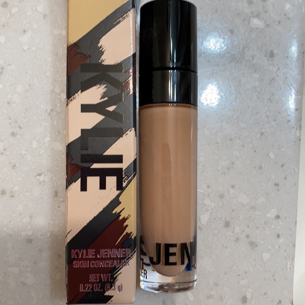 Kylie Cosmetics concealer